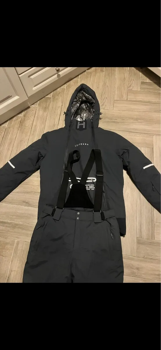 Men’s Ski Jacket & Pants - Image 1