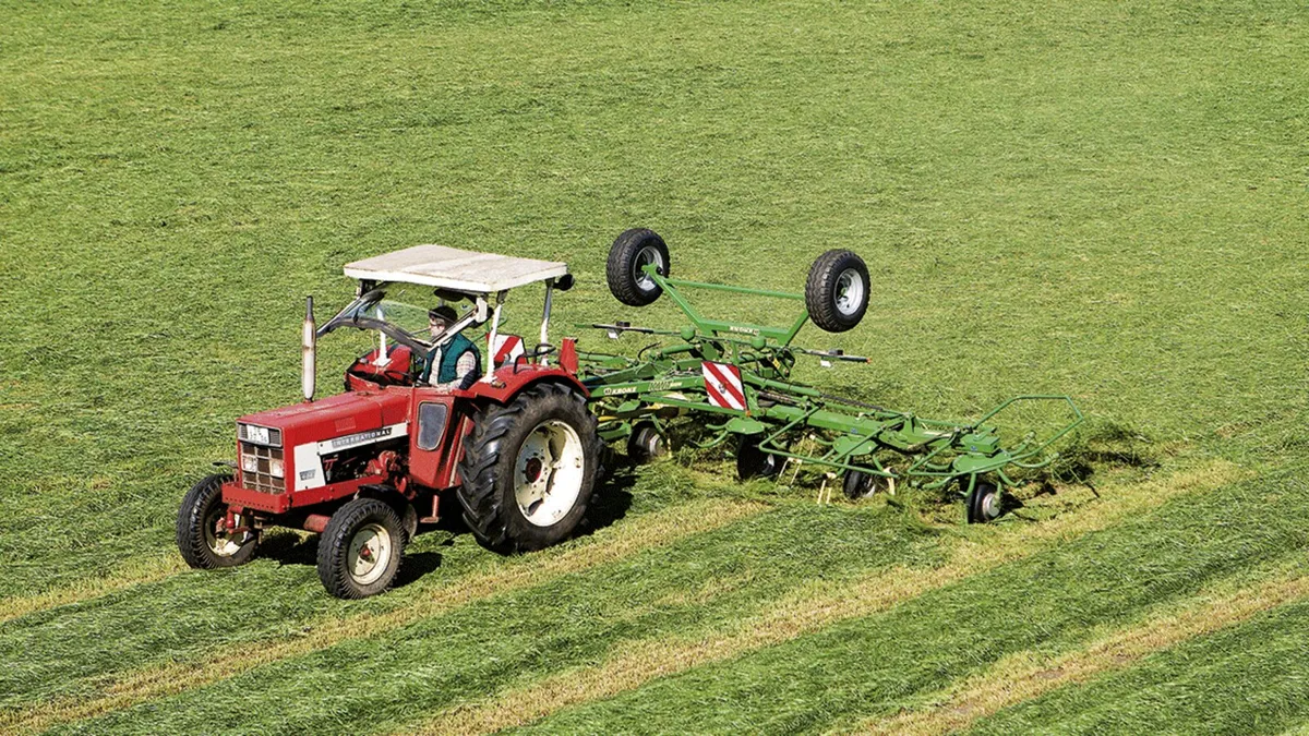 KRONE KWT Trailed Rotary Tedders - Image 3