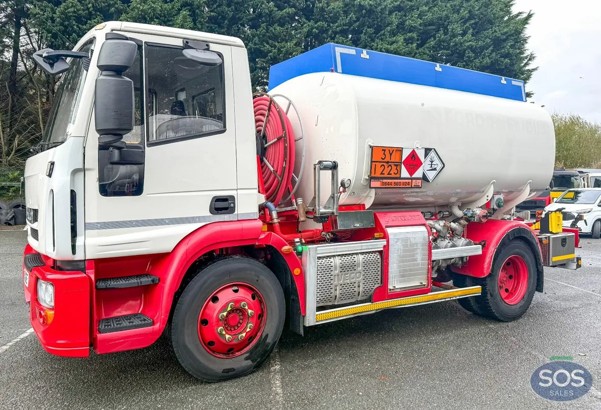 2016 Iveco EuroCargo ML140 E25 Rigid Tanker - Image 2