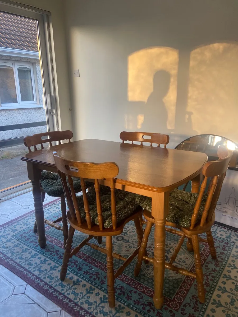 Table and Chairs - Image 1