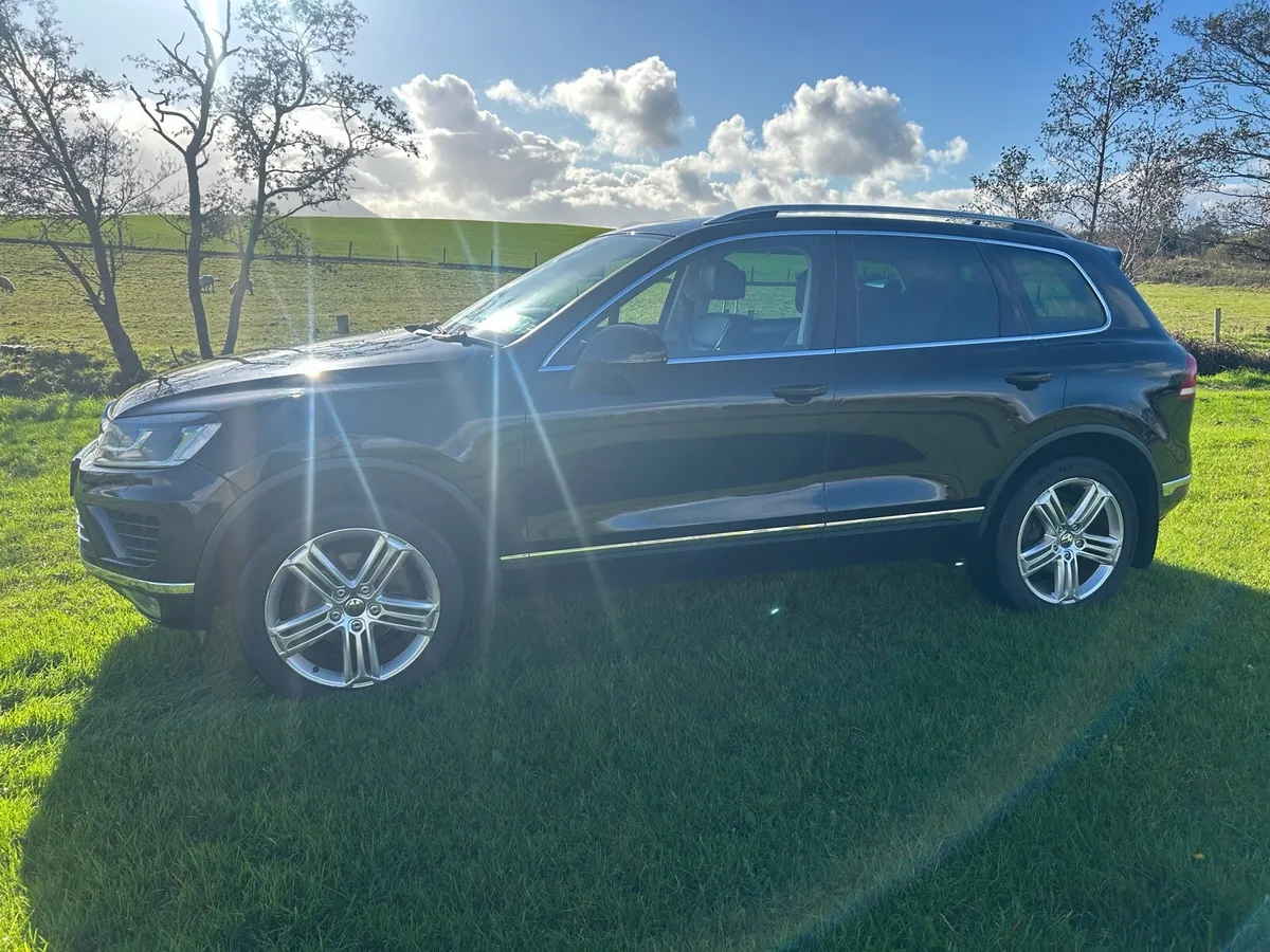 VW Touraeg 2016 Business Class 5 seater 22,950 - Image 3