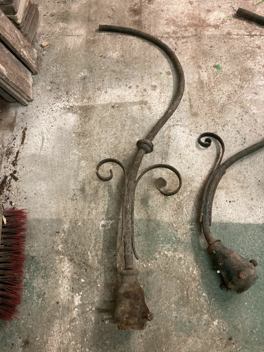 Antique Street Lights x 2 - Image 1