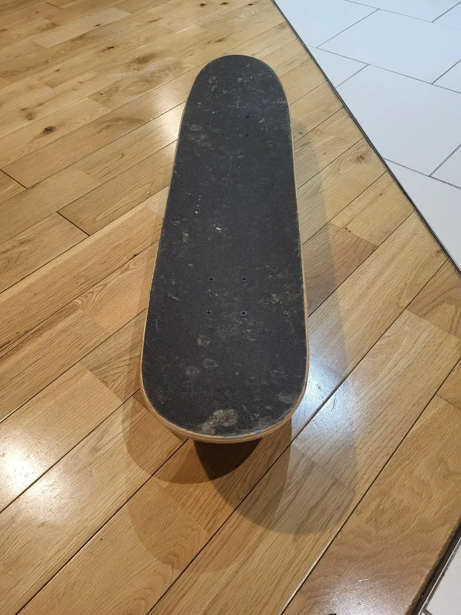 Skateboard - Image 2