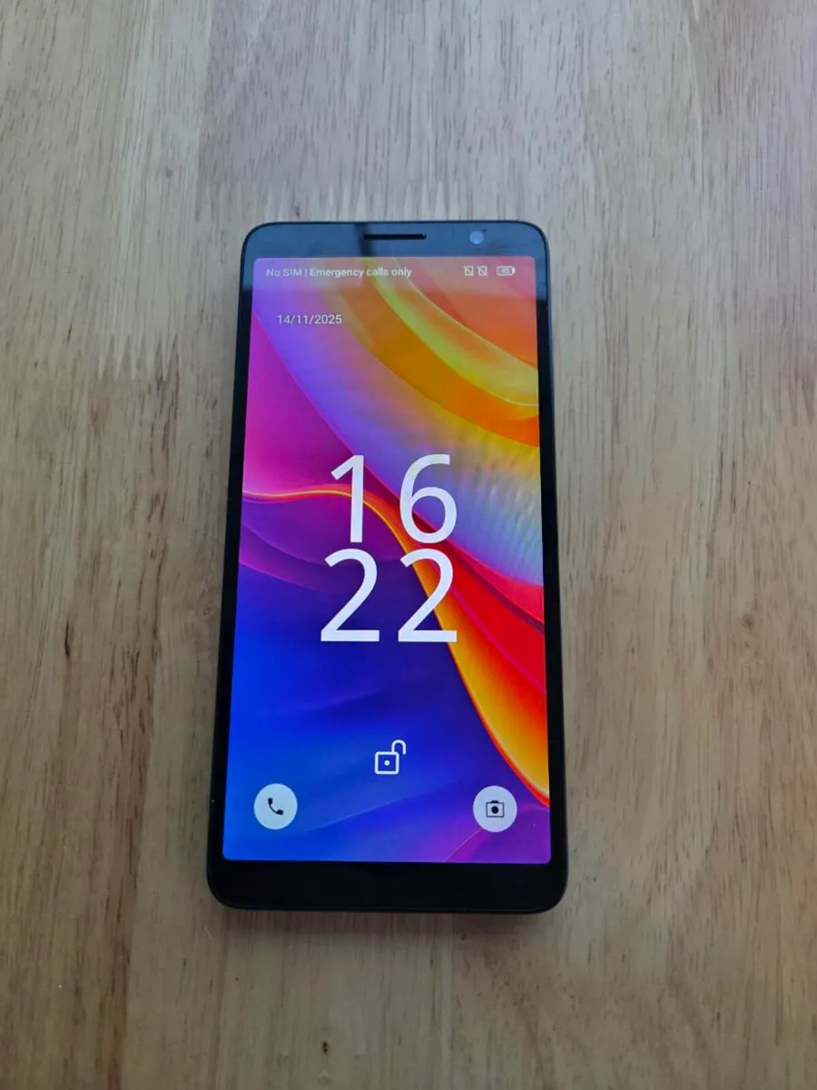 TLC 404 Mobile phone, open to all networks - Image 2