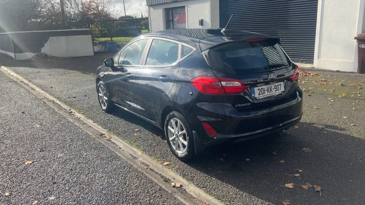 Ford fiesta - Image 4