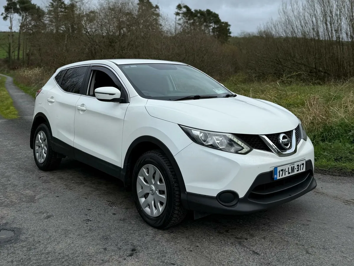 Beautiful Nissan Qashqai 2017 NCT and Tax - Image 3
