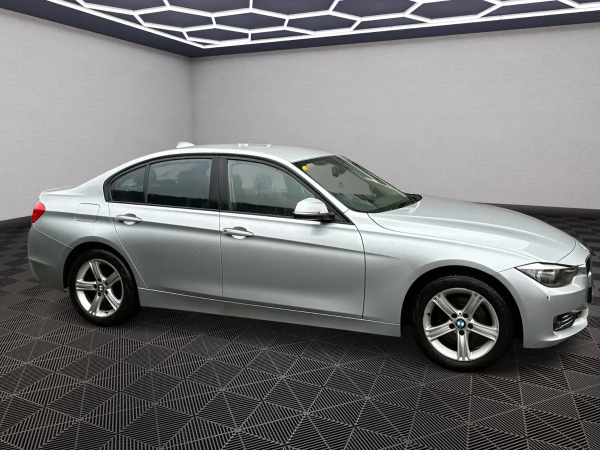 BMW 3-Series *NCT 10-26* - Image 4
