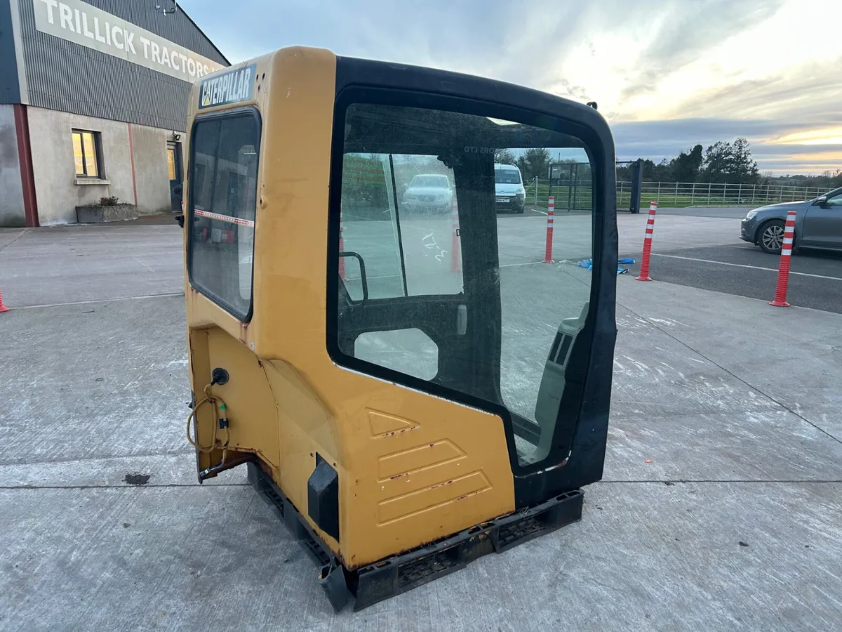 CAT Excavator Cab in good shape with a good door. - Image 3