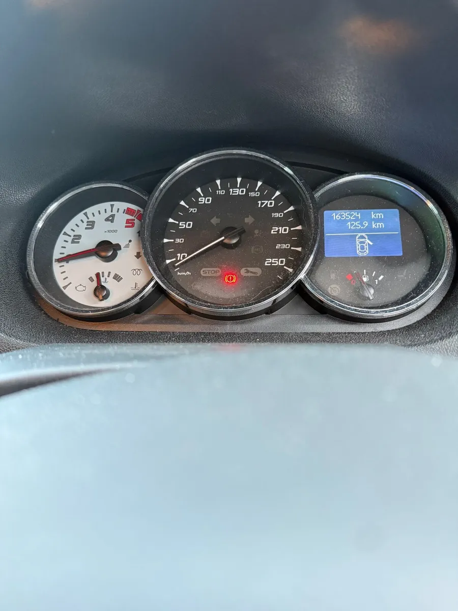 Renault Megane 2012 - Image 2