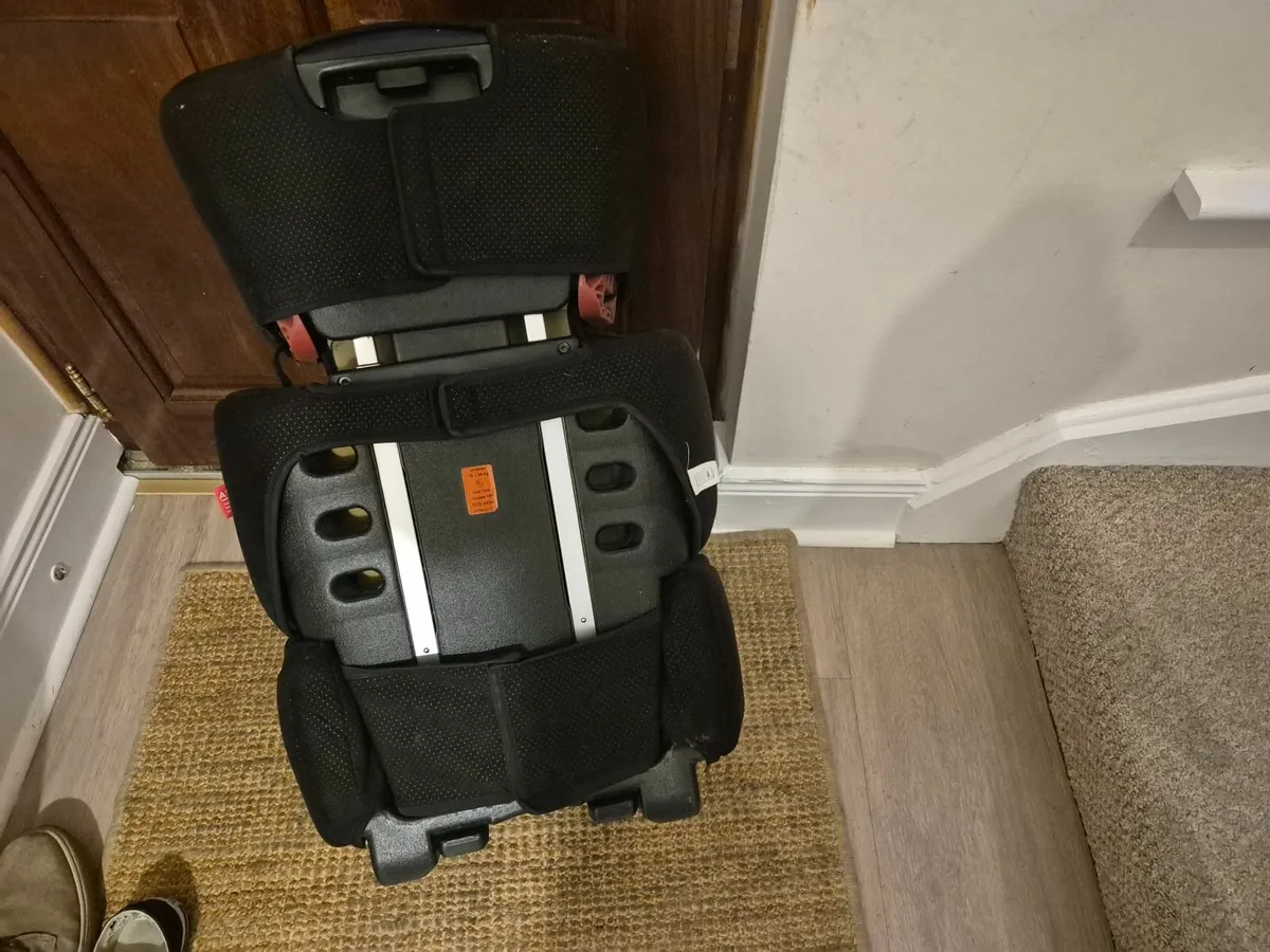 Car seat non iso. - Image 2