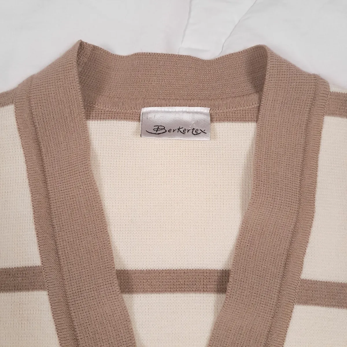 Berkertex Beige White Grid Wool Cardigan 12-14UK - Image 4