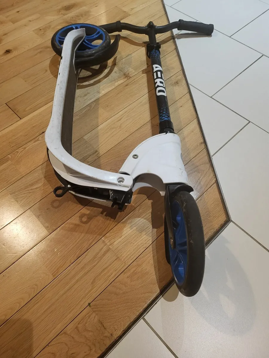 Scooter - Image 1