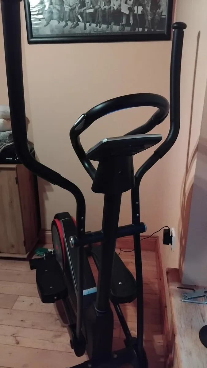 Cross Trainer - Image 3