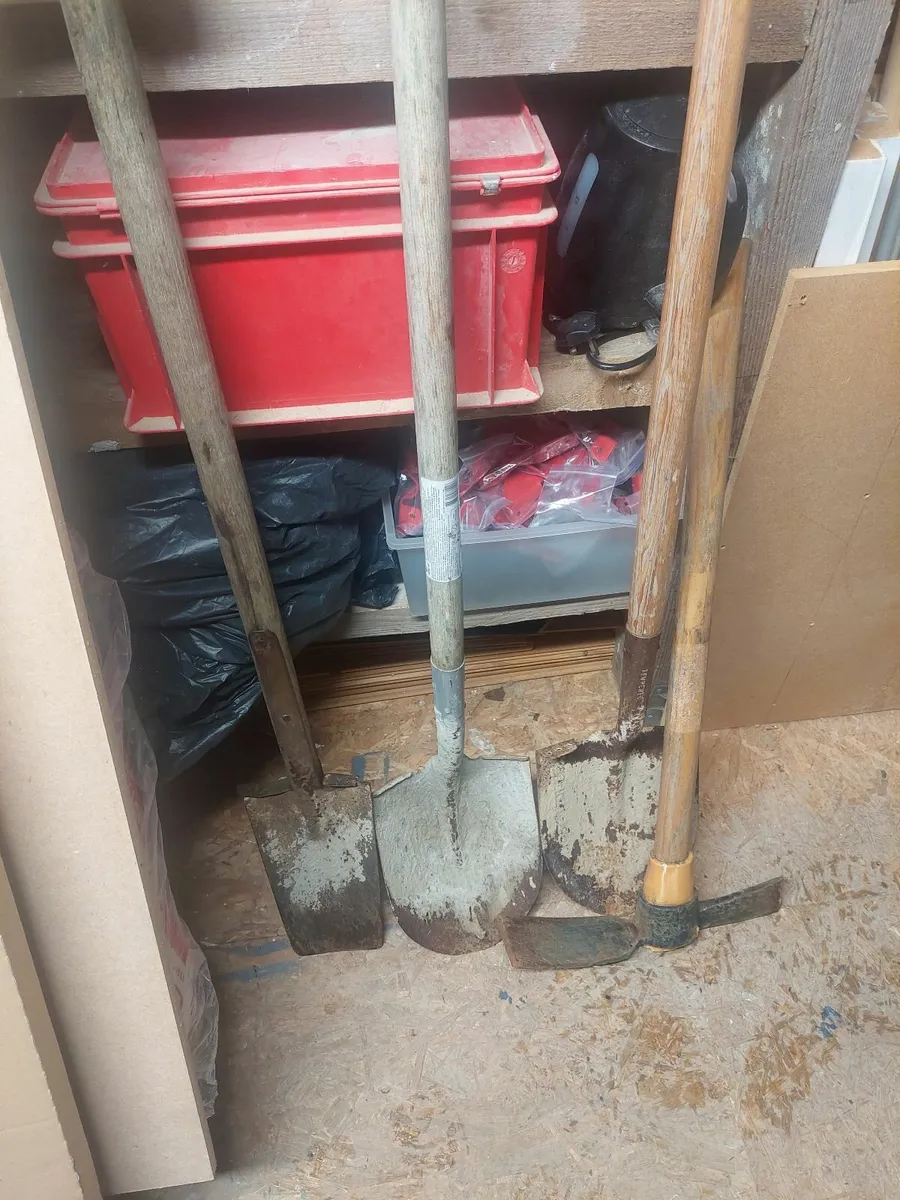 Garden and building tools