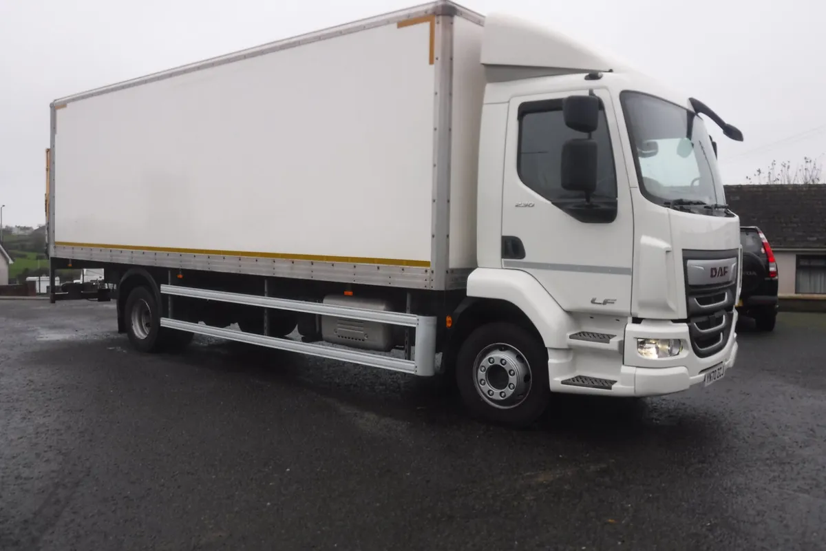 Daf LF 230 2021  24ft GRP Box with tail lift . - Image 2