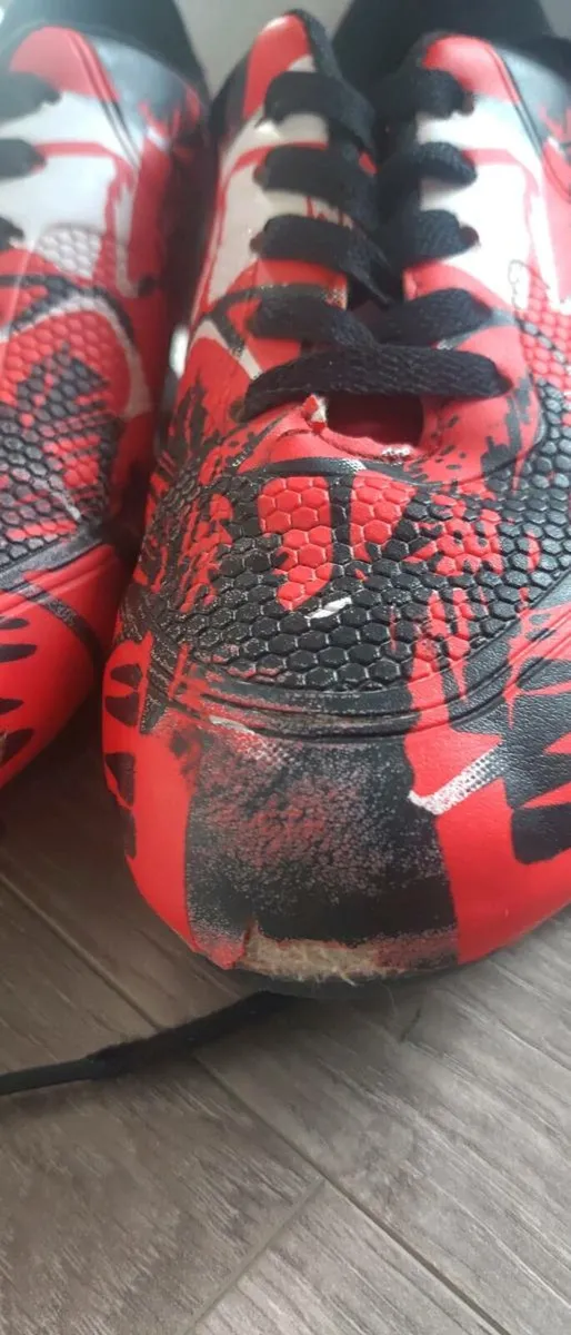 Football soccer shoes size 36 - Image 3