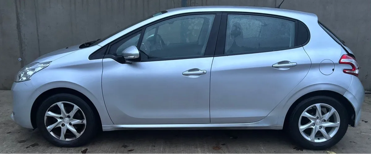 2015 Peugeot 208 parts - Image 3