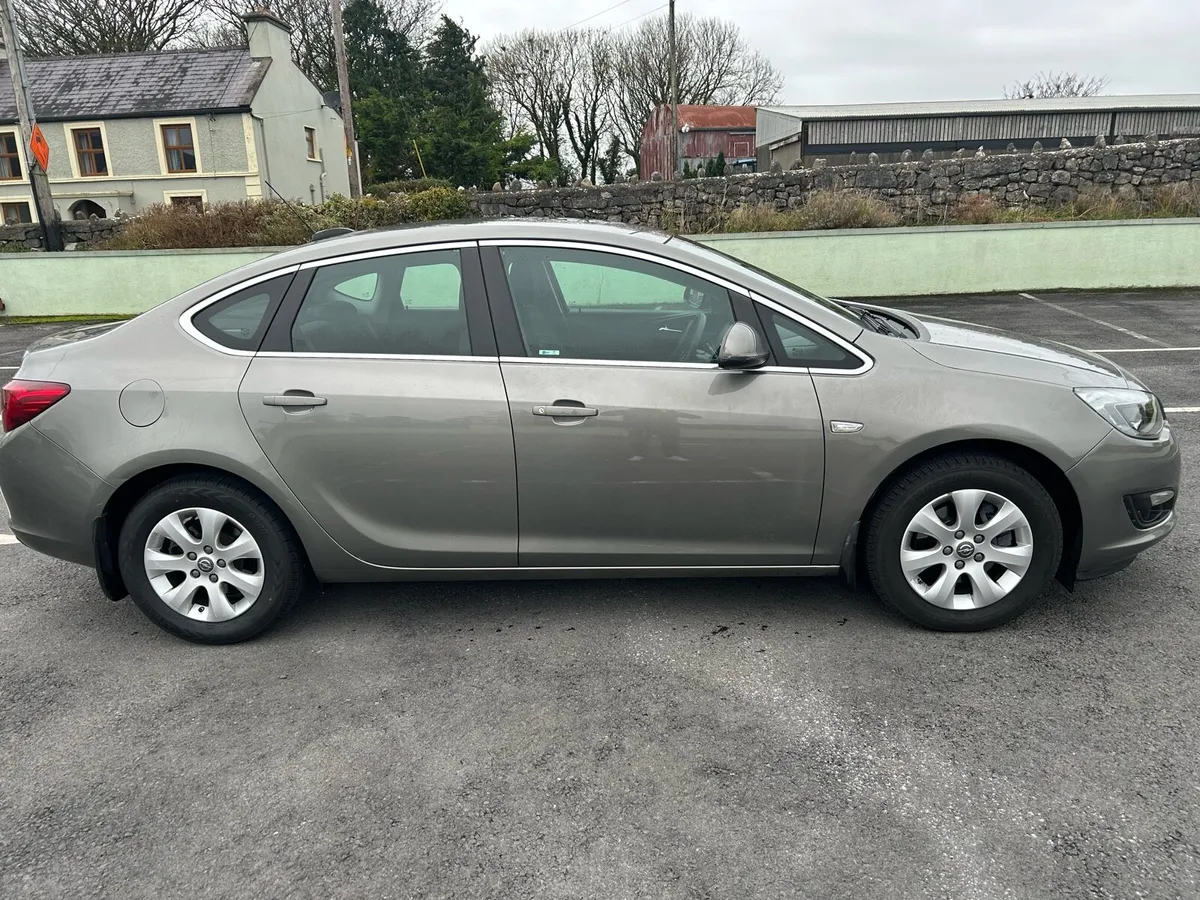 172 Opel Astra Diesel Very low mileage - Image 1