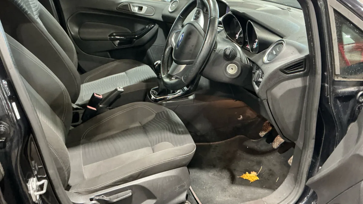 2016 Ford Fiesta 1.0 Petrol ZETEC - Image 3