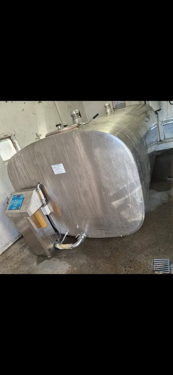 Milk tank