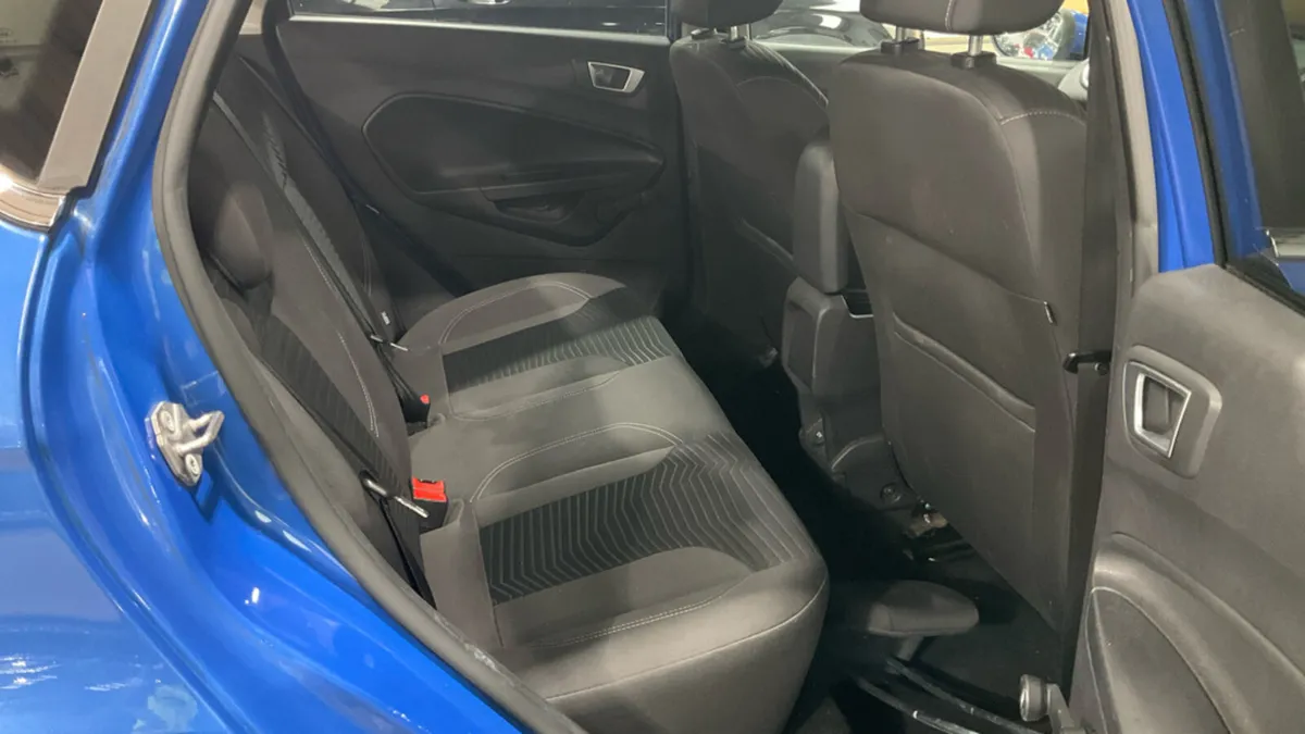 2013 Ford Fiesta TITANIUM 1.0 Petrol - Image 4