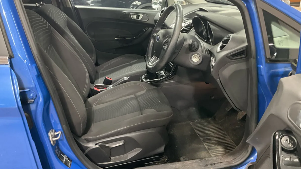 2013 Ford Fiesta TITANIUM 1.0 Petrol - Image 3