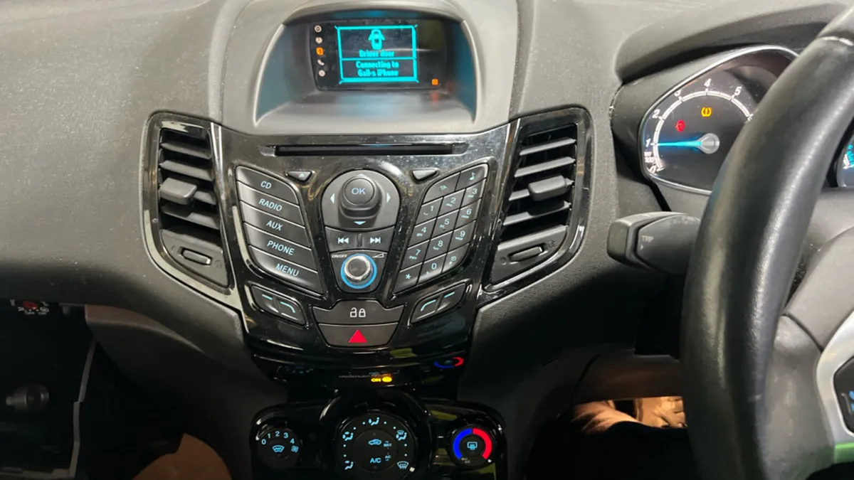 2014 Ford Fiesta  1.0 TITANIUM Petrol - Image 2