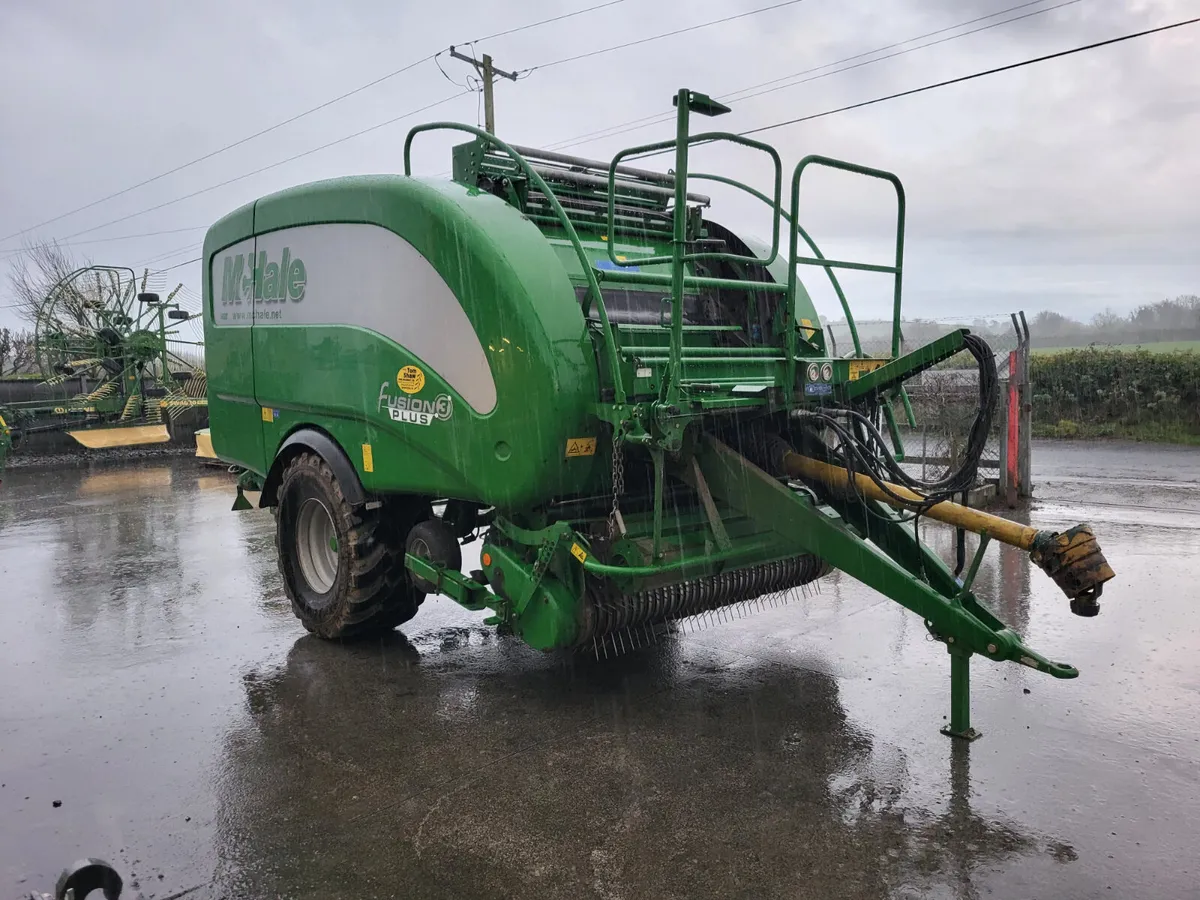 2019 McHale Fusion 3 Plus - Image 2