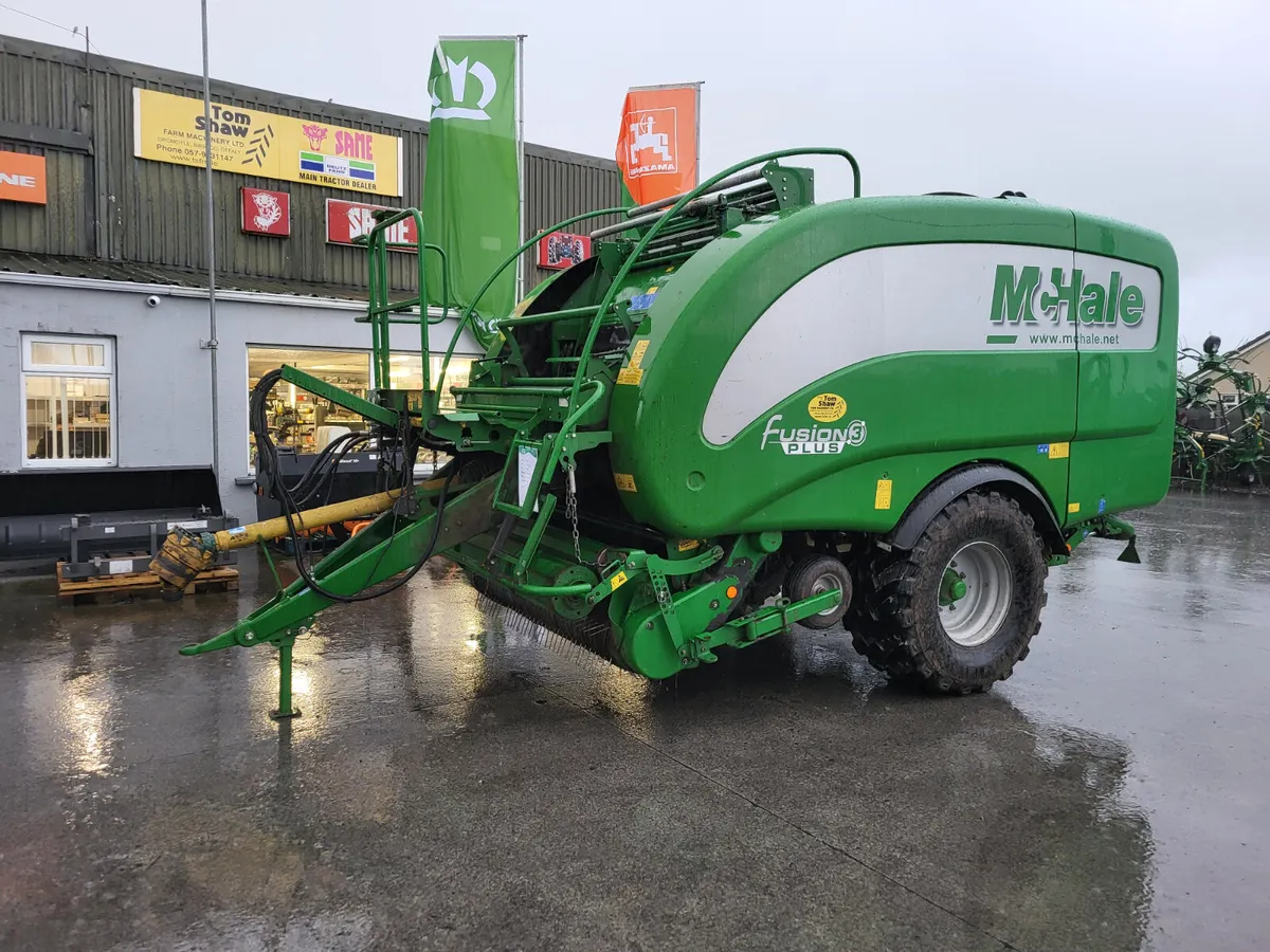 2019 McHale Fusion 3 Plus - Image 1