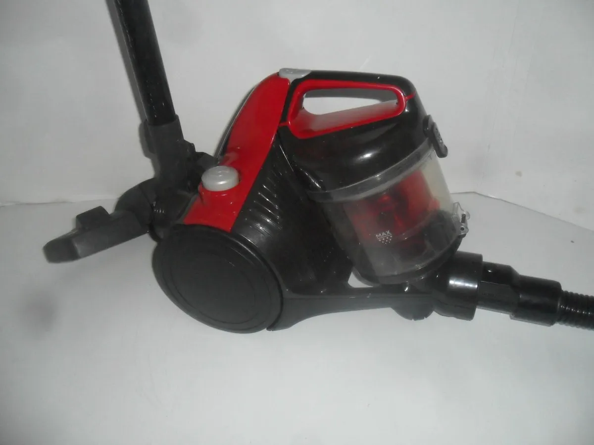 Essentials vacuum cleaner - Image 1