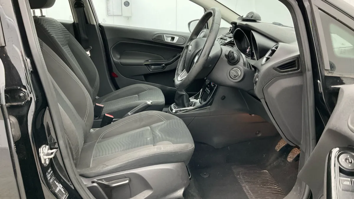 2017 Ford Fiesta 1.0 Petrol ZETEC - Image 3