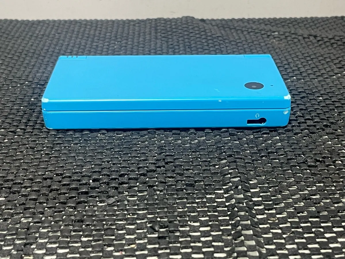 Nintendo DSi Blue - Image 4