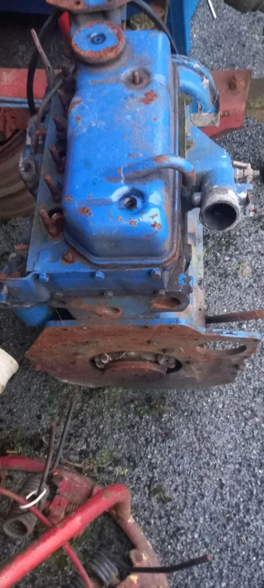Tractor parts - Image 1