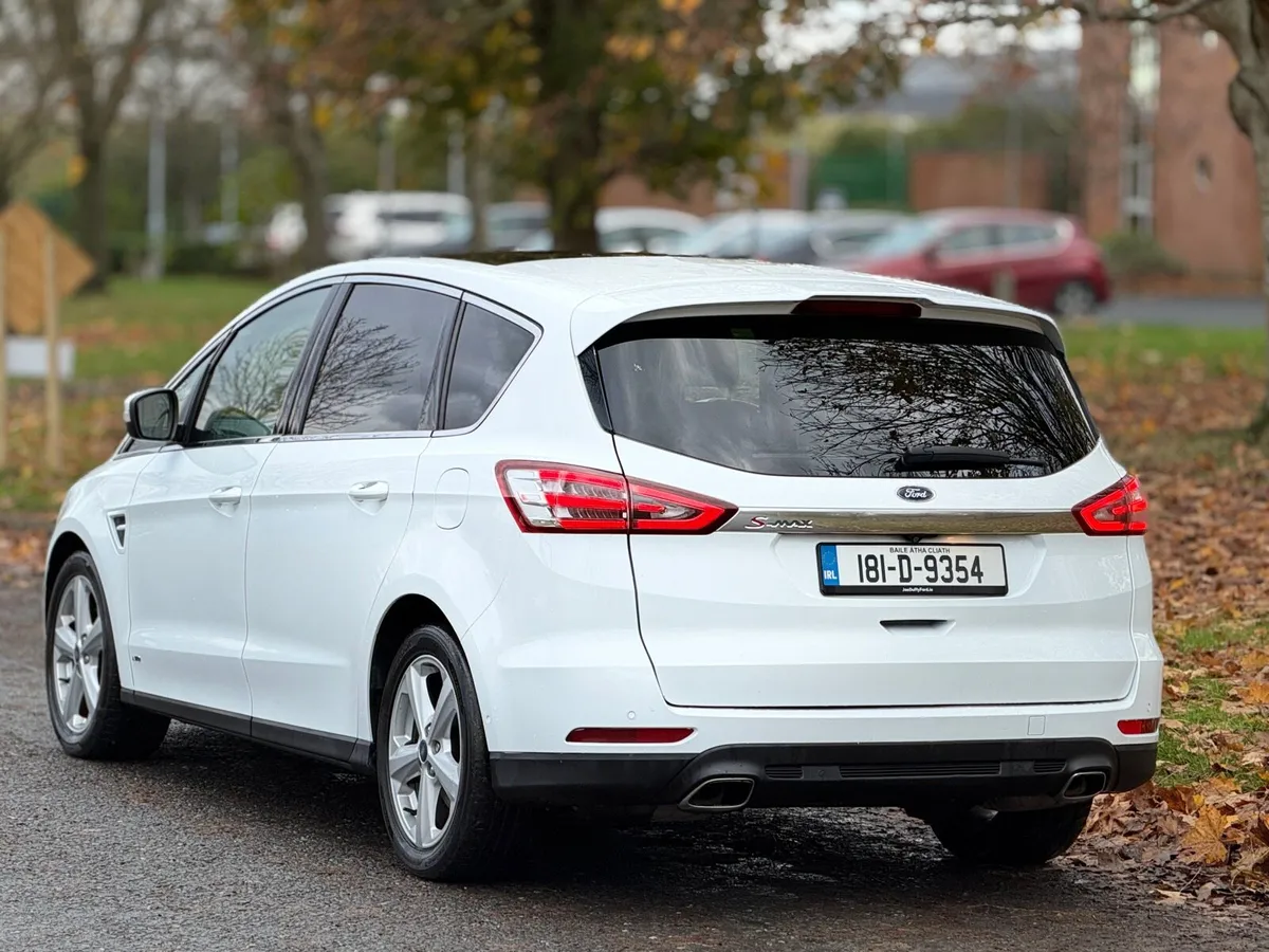 Ford S-Max Titanium AWD Automatic - Image 3