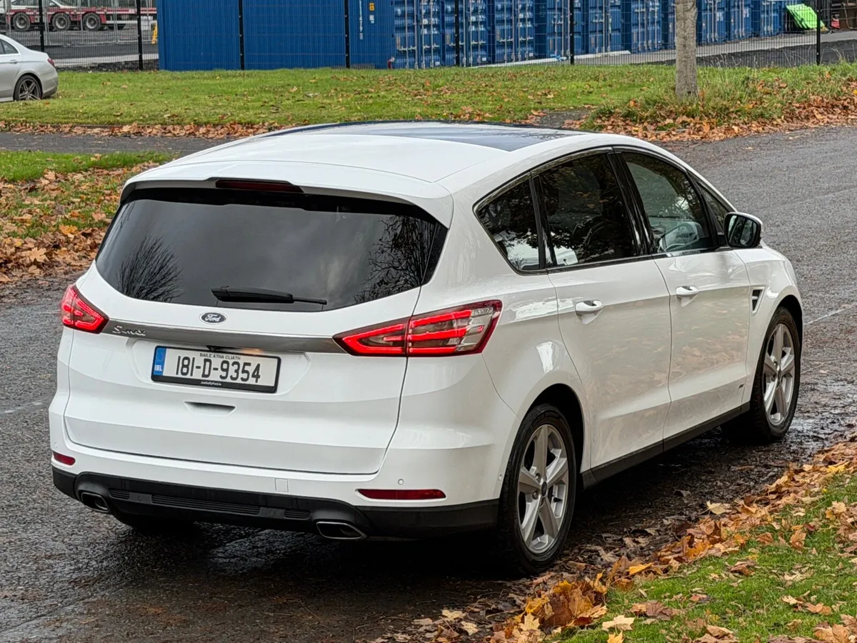 Ford S-Max Titanium AWD Automatic - Image 2