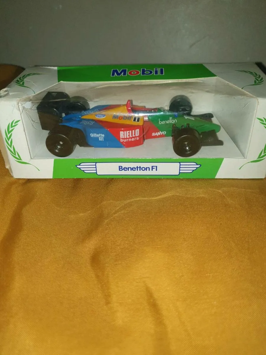 MOBIL BENETTON F1 DIE.CAST MODEL