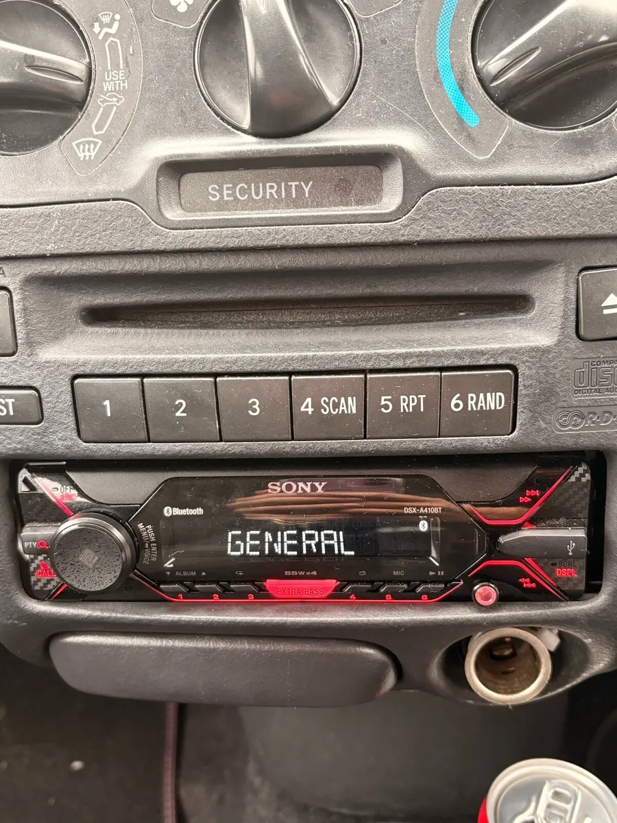 Toyota Yaris - Image 2