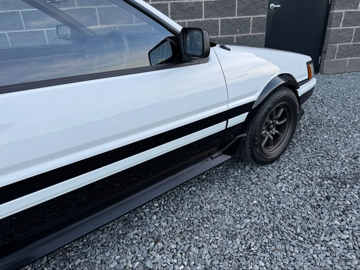 Toyota Corolla AE86 Twincam RWD - Image 4