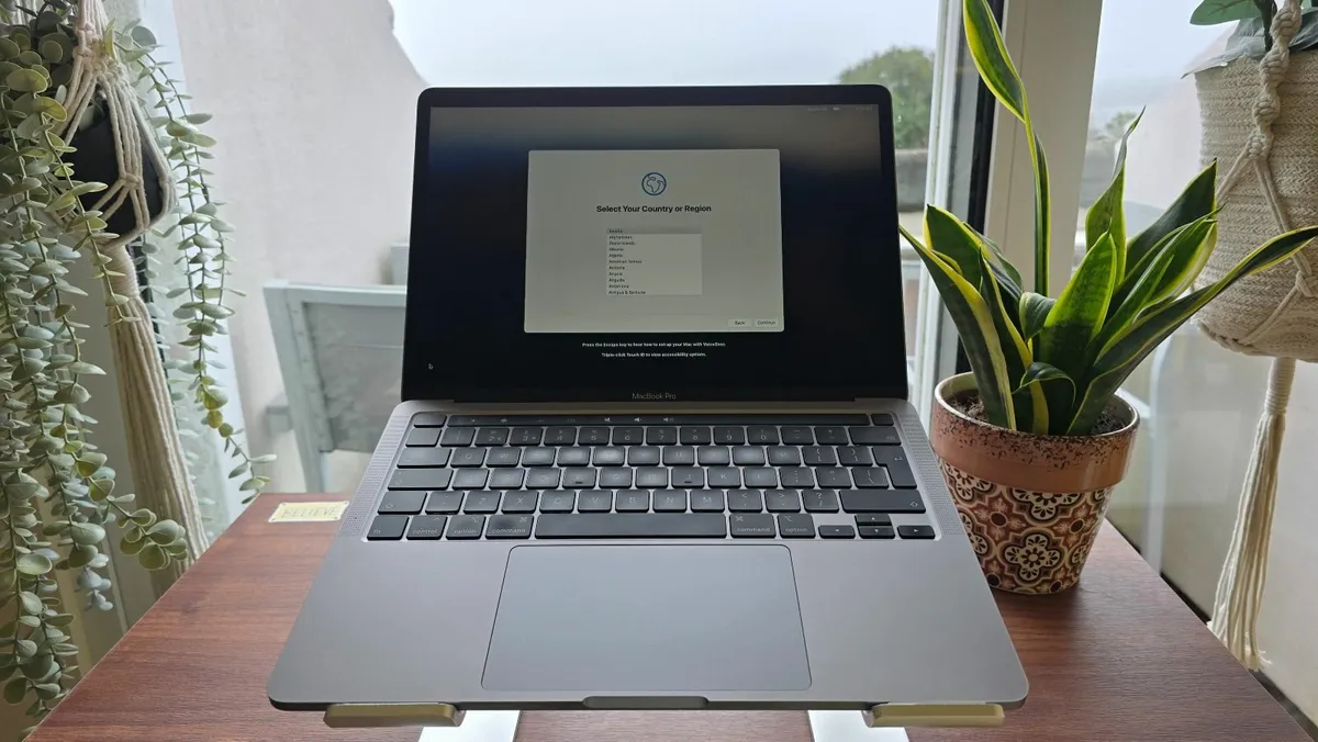 MacBook Pro 13" 2020 i5 | 16GB RAM 512GB Near Mint - Image 1