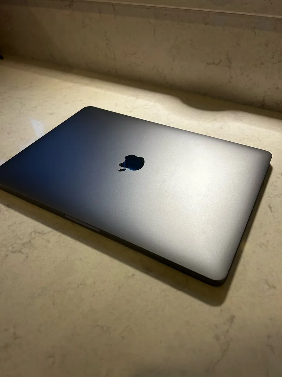 MacBook Pro m1 - Image 2