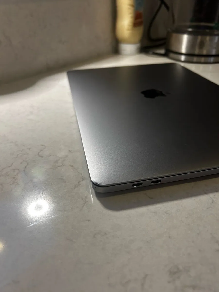 MacBook Pro m1 - Image 4