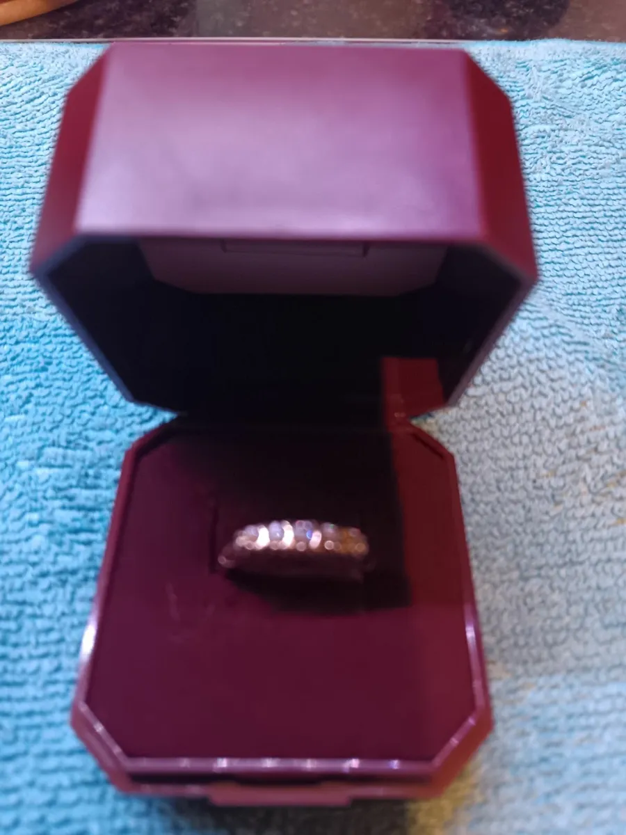 9ct gold ring - Image 1