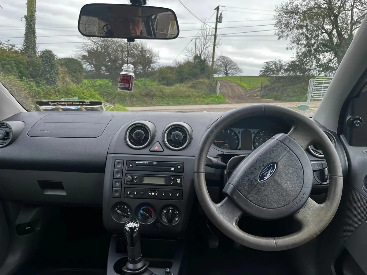 Ford Fiesta 2004 - Image 3