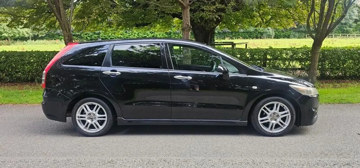 2008 Honda Stream Automatic  7 seats - Image 2