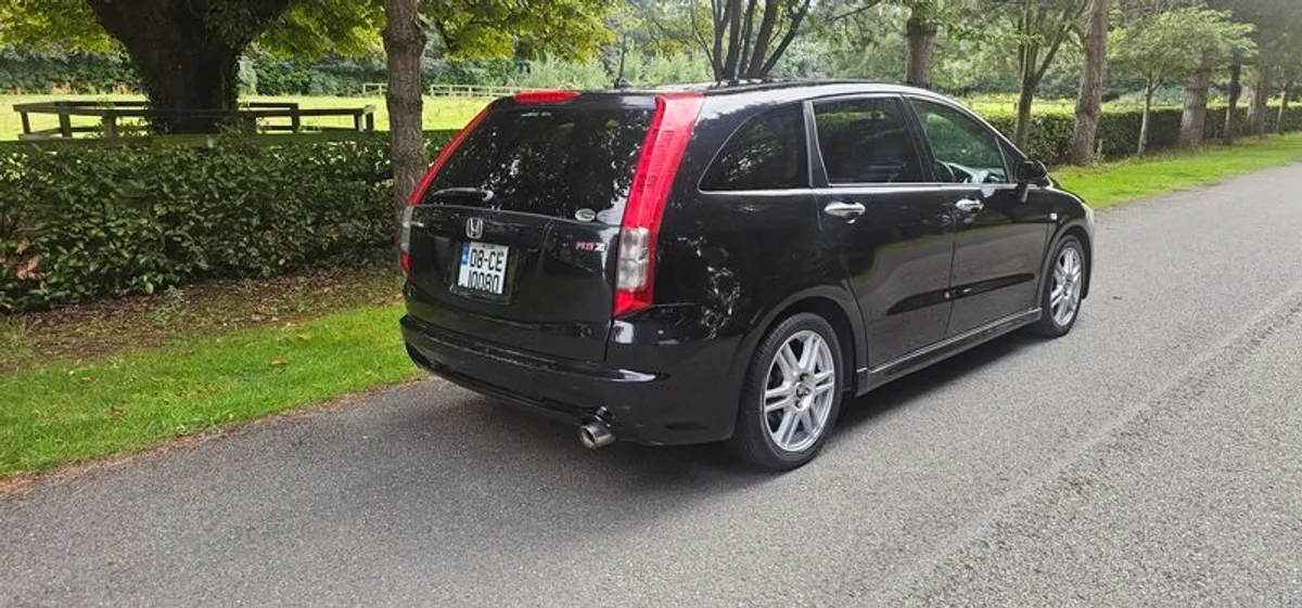 2008 Honda Stream Automatic  7 seats - Image 3