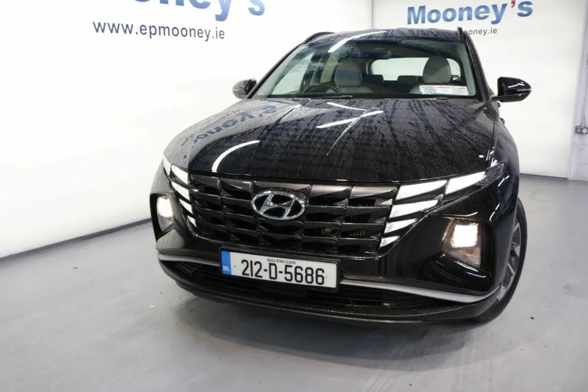 Hyundai Tucson DIESEL 1.6L EXECUTIVE SUV - Image 2