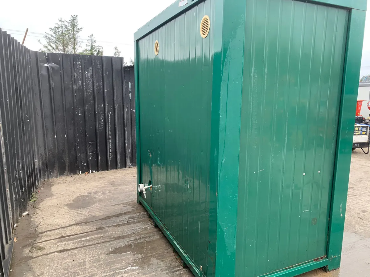 Double Toilet Unit - Image 3