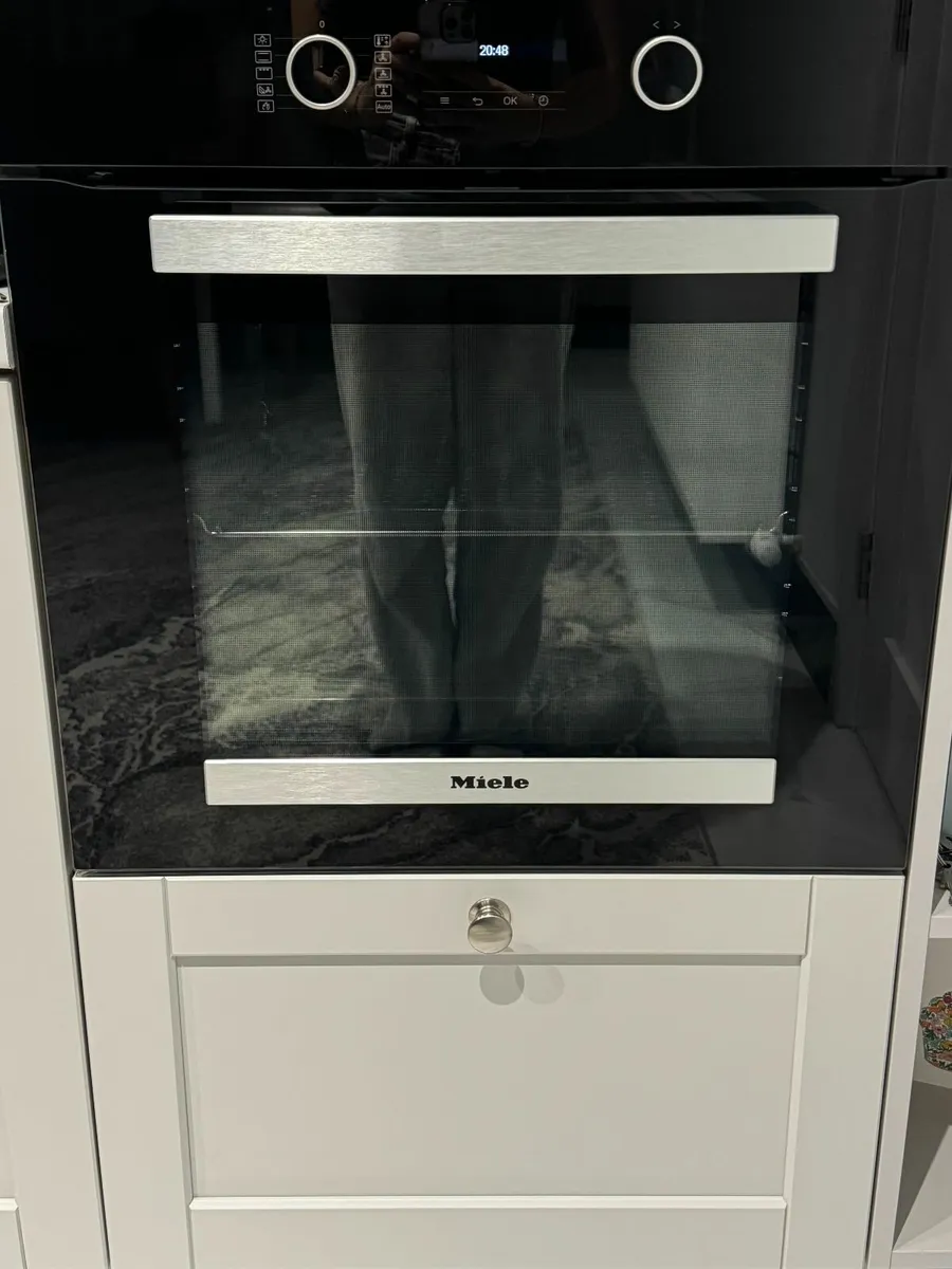 Miele Oven - Image 1