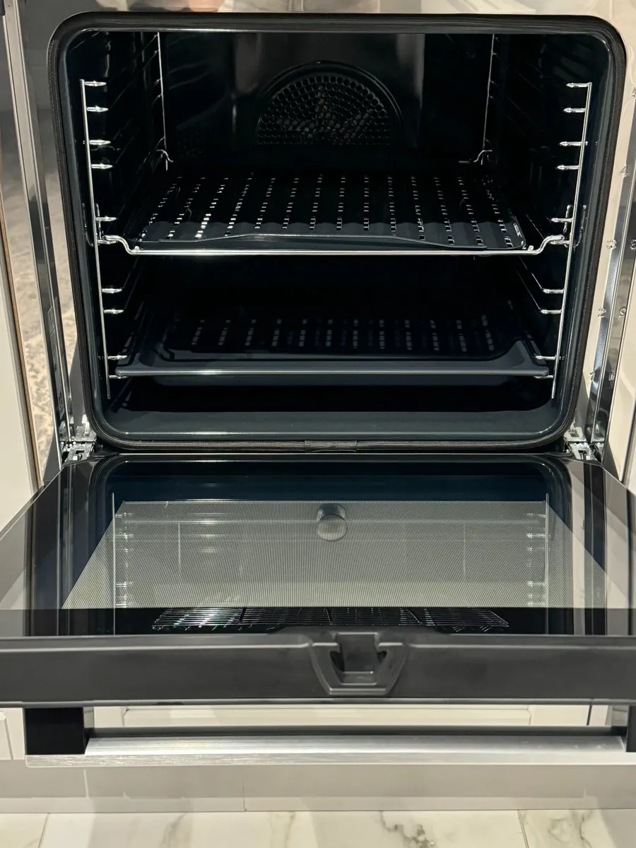 Miele Oven - Image 2