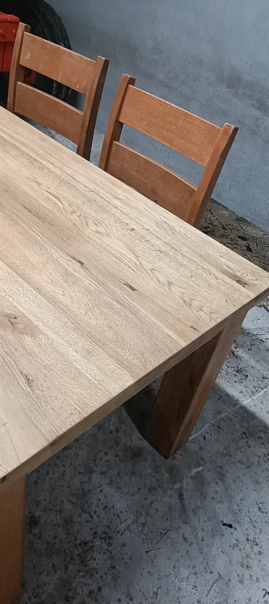 Kitchen table and chairs - Image 3